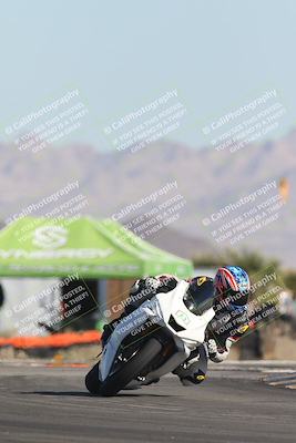 media/Oct-30-2025-Racers Edge (Thu) [[dabbdaf680]]/2-A Group/Session 2 (Turn 16)/